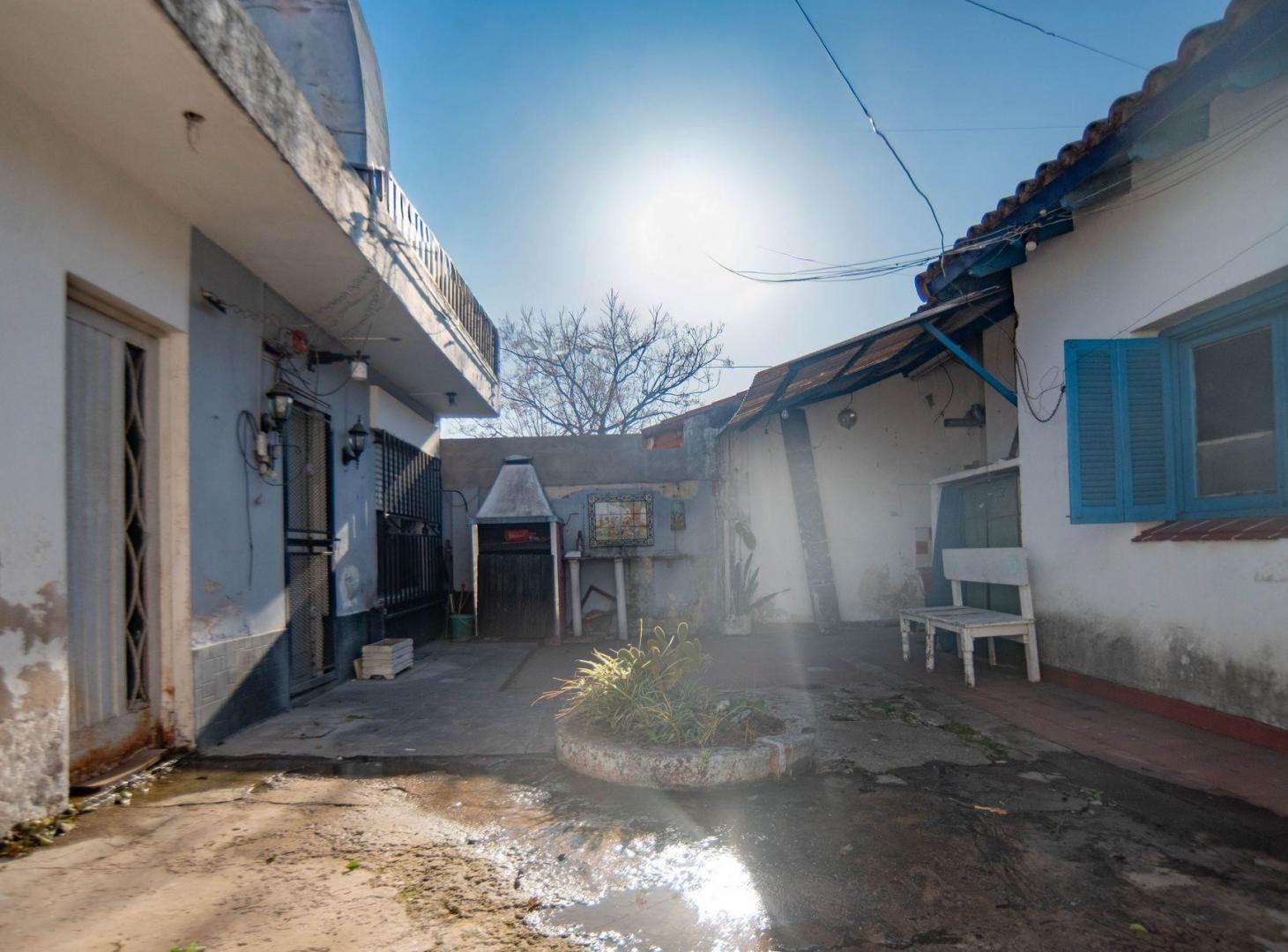 Foto de VENTA CASA HURLINGHAM OPORTUNIDAD A REFACCIONAR, imagen 2