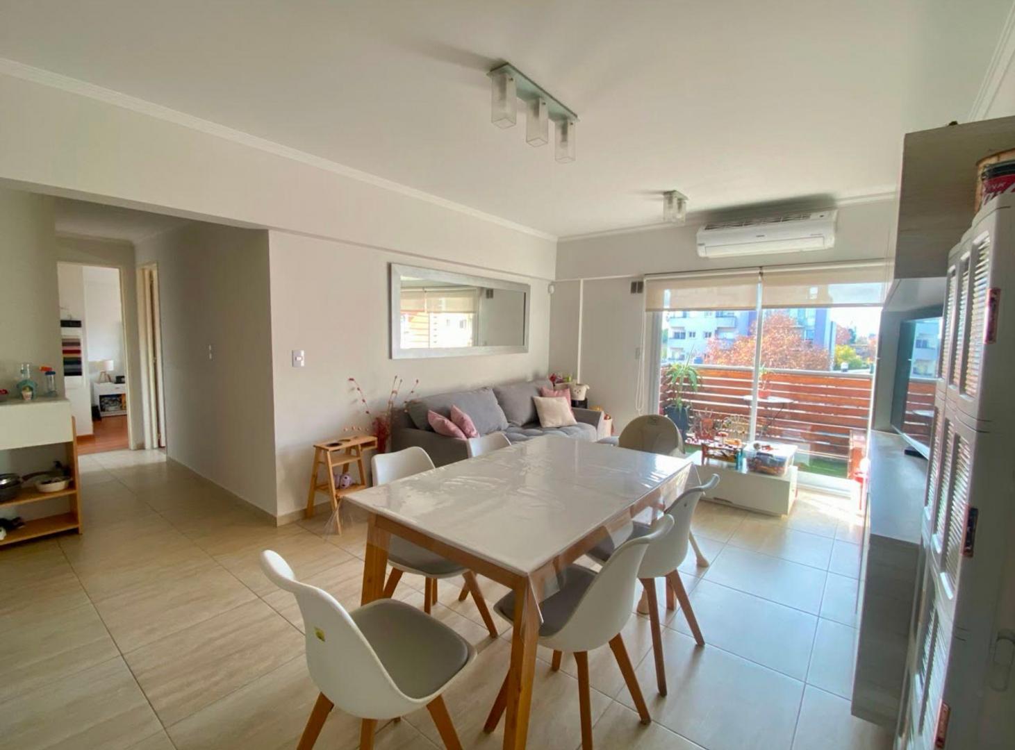 Foto de VENTA DTO 3 AMB + 2 COCHERAS - CASEROS, imagen 2
