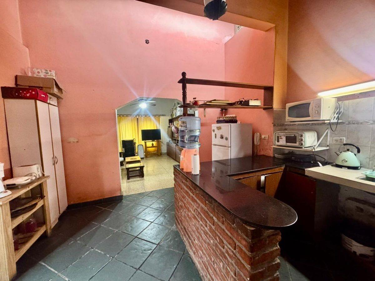 Foto de VENTA CASA 4 AMBIENTES HURLINGHAM ACEPTA PERMUTA, imagen 5