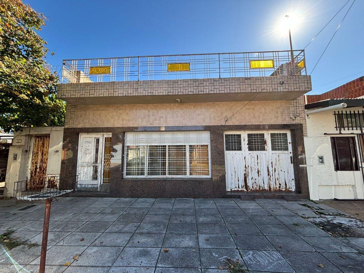 Foto de VENTA CASA Y GALPON VILLA BOSCH ACEPTA PERMUTA, imagen 2