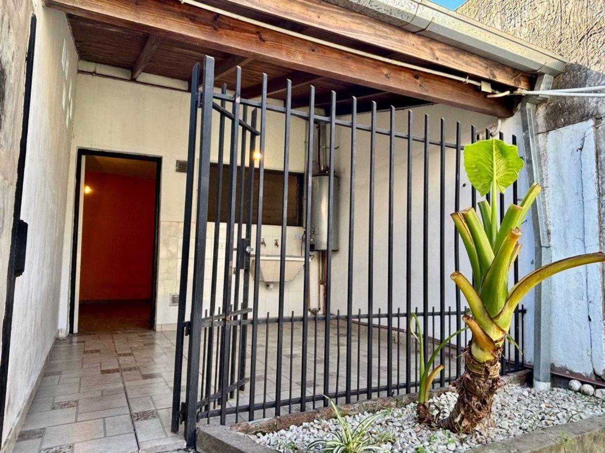 Foto de VENTA CASA DUPLEX PH 3 AMB COCHERA CASTELAR, imagen 4