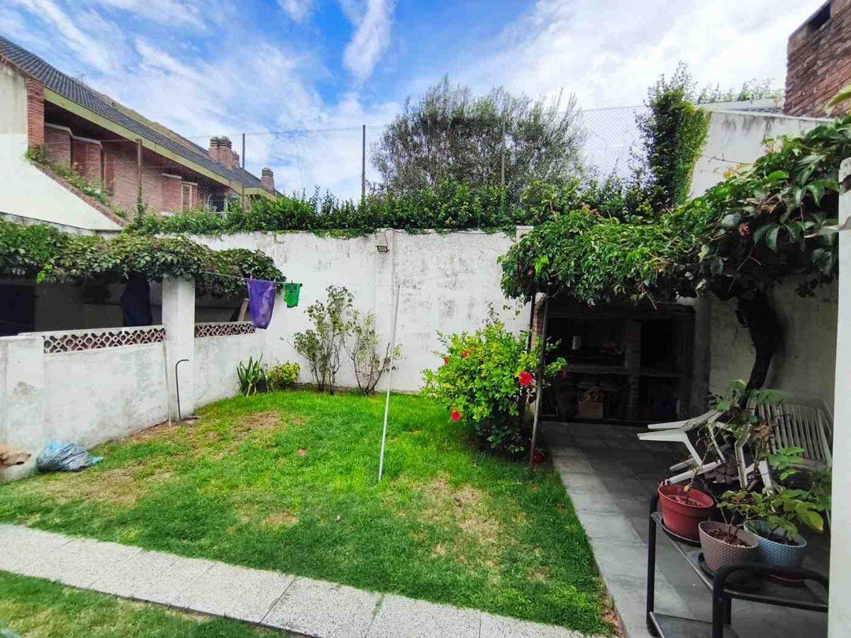 Foto de Venta Oportunidad Casa Lote Villa Sarmiento Morón, imagen 4