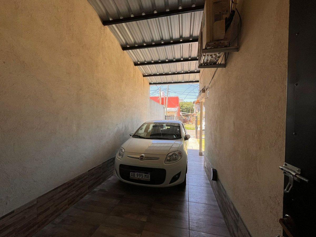 Foto de VENTA CASA 3 AMB. VILLA TESEI. FINANCIA PERMUTA, imagen 1
