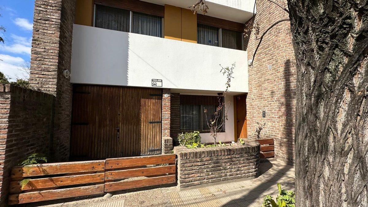 Foto de Venta casa 4amb Hurlingham 5 esquinas, imagen 2