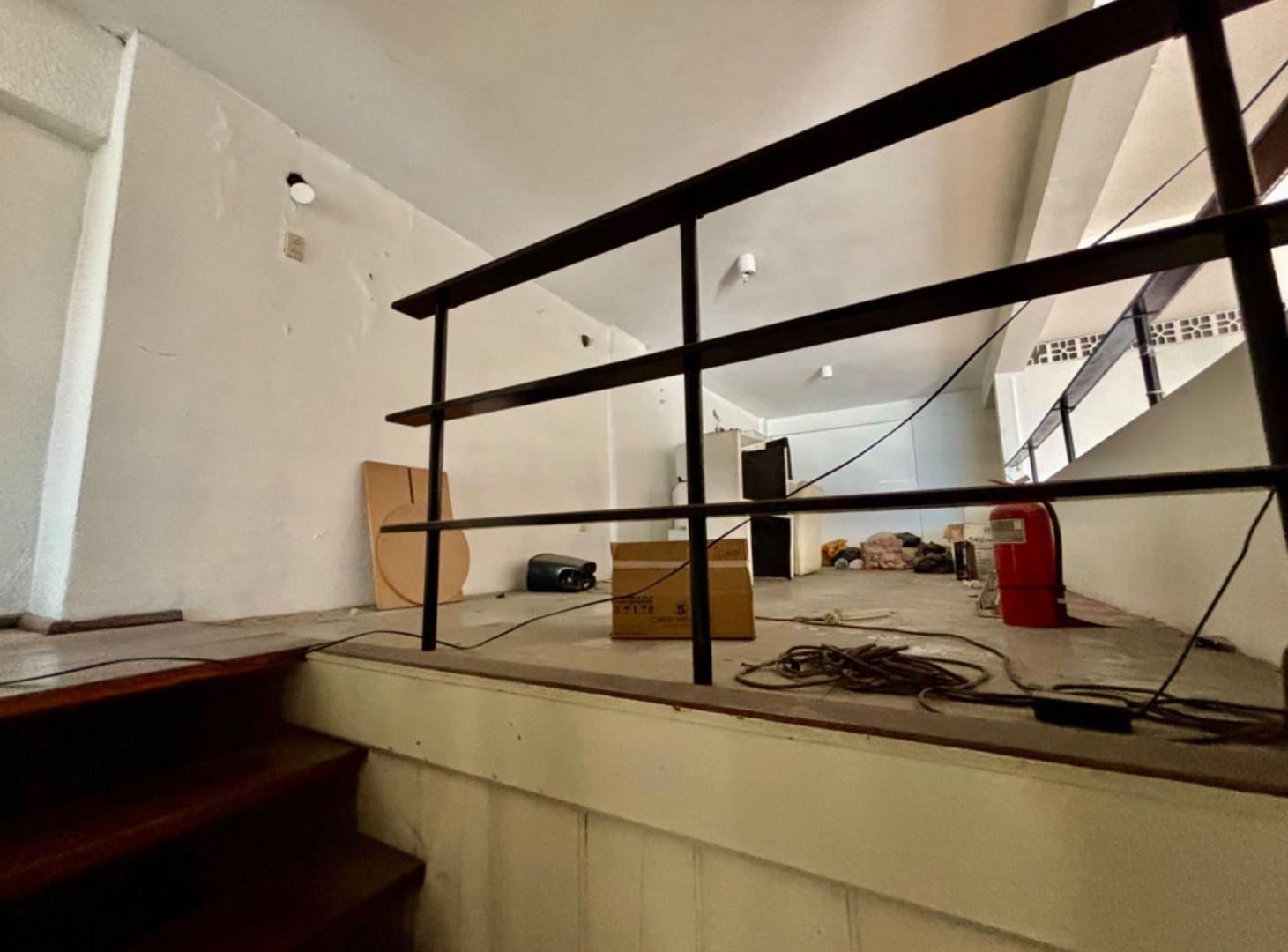 Foto de ALQUILER LOCAL COMERCIAL DEPOSITO MORON, imagen 3