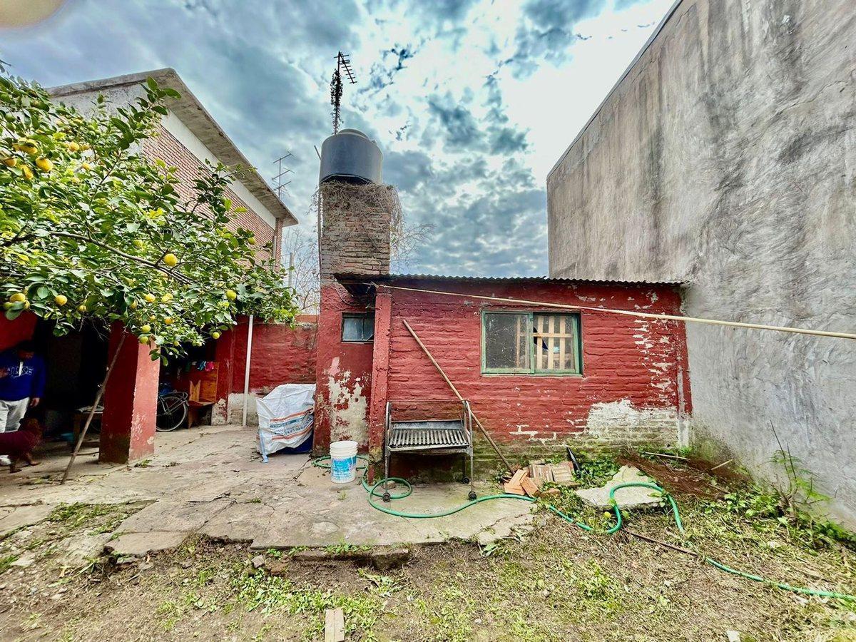 Foto de Lote con casa a reciclar o demoler, William Morris, imagen 3