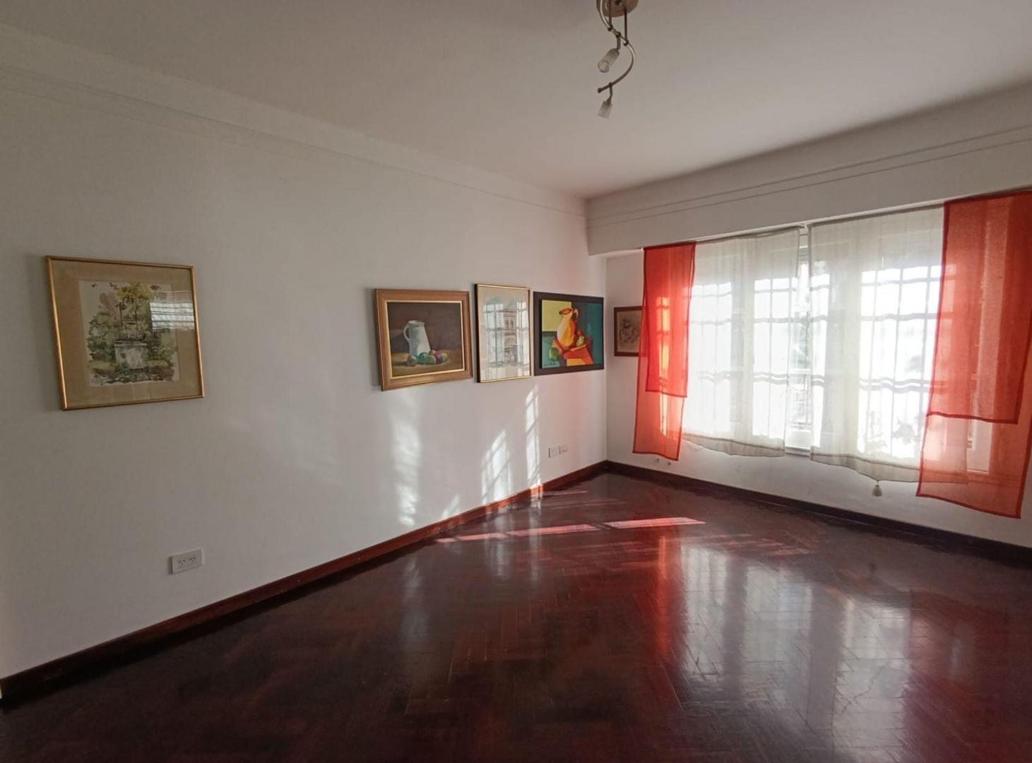 Foto de VENTA CASA 3 AMB. + DEPENDENCIA HURLINGHAM AP CRE, imagen 3