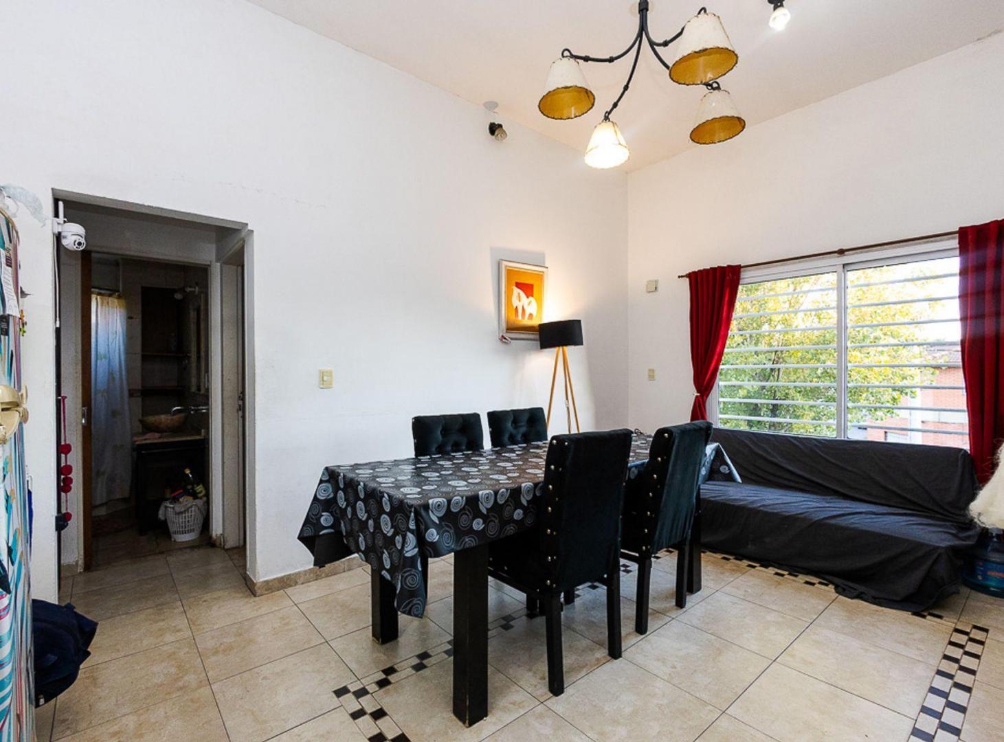 Foto de VENTA DEPTO 2AMB LUMINOSO COCHERA MORON PERMUTA, imagen 5