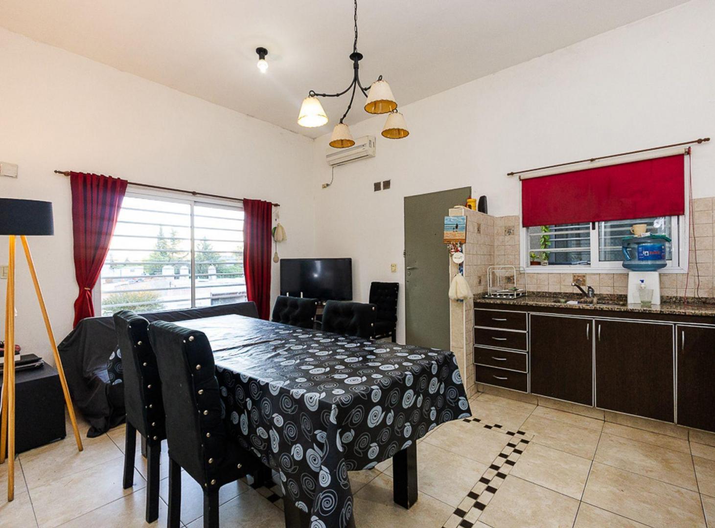 Foto de VENTA DEPTO 2AMB LUMINOSO COCHERA MORON PERMUTA, imagen 2