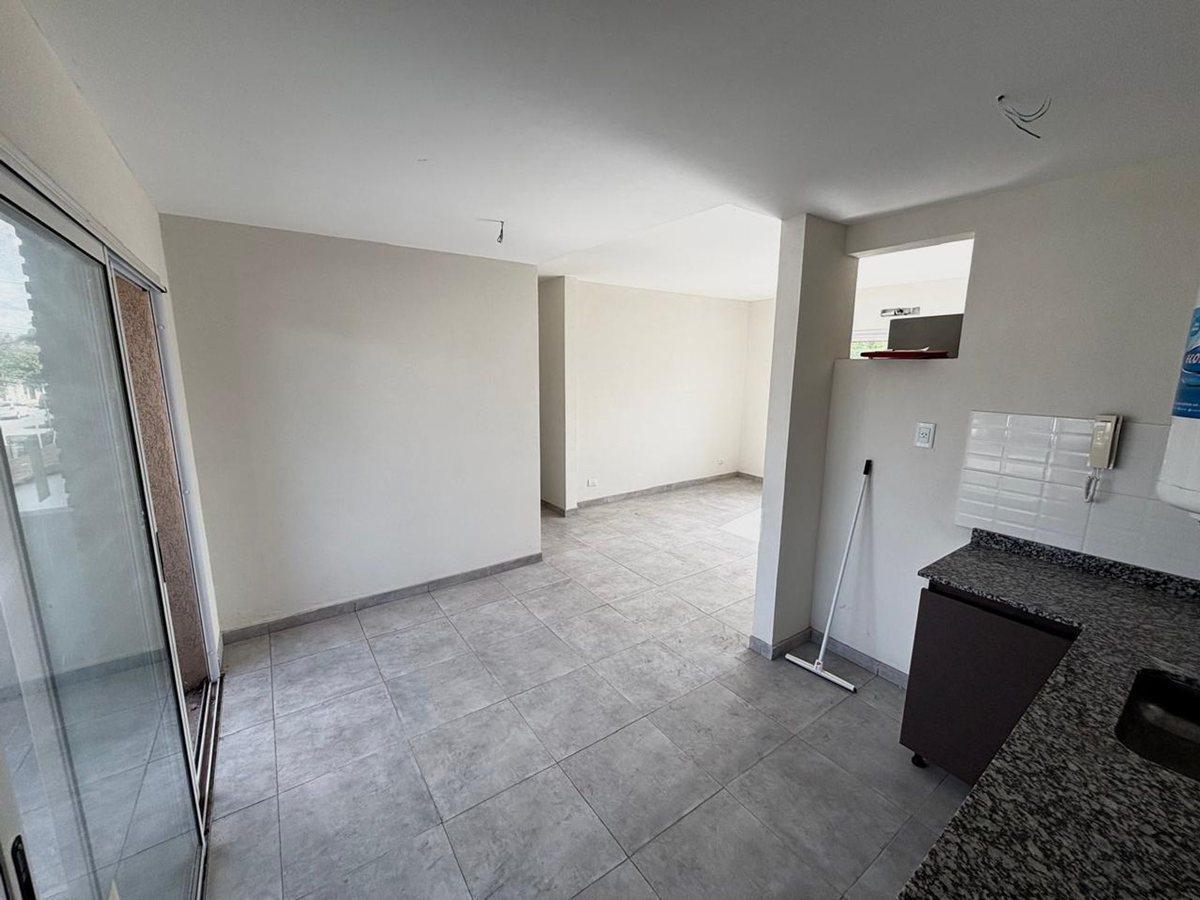 Foto de DEPARTAMENTO 3 AMBIENTES - HURLINGHAM, imagen 5