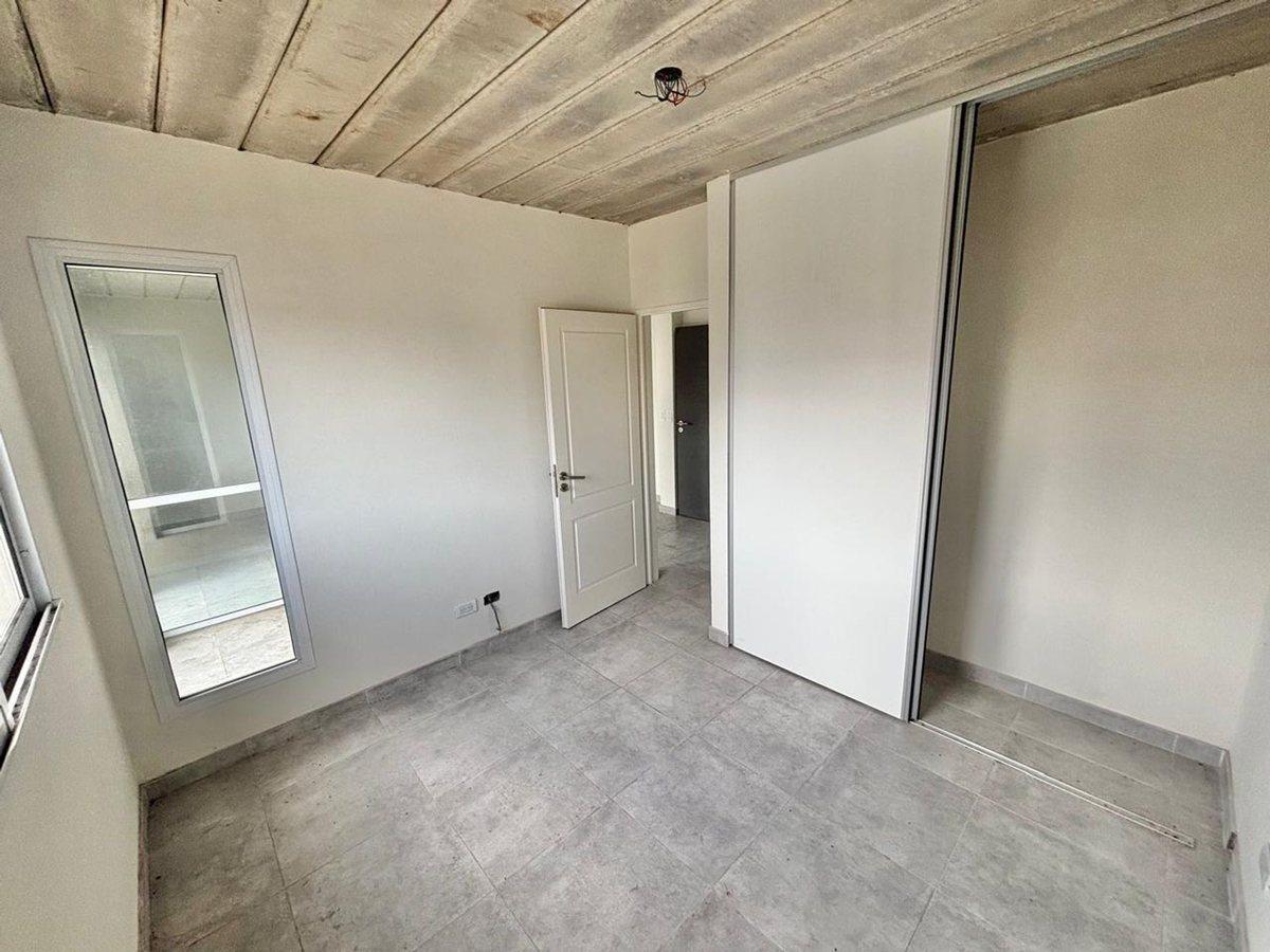 Foto de DEPARTAMENTO 2 AMBIENTES EN VENTA - HURLINGHAM, imagen 1