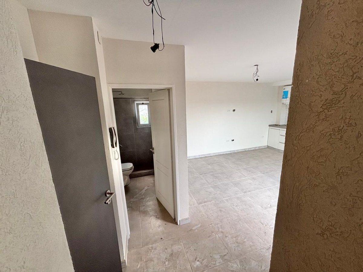 Foto de DEPARTAMENTO 2 AMBIENTES EN VENTA - HURLINGHAM, imagen 5