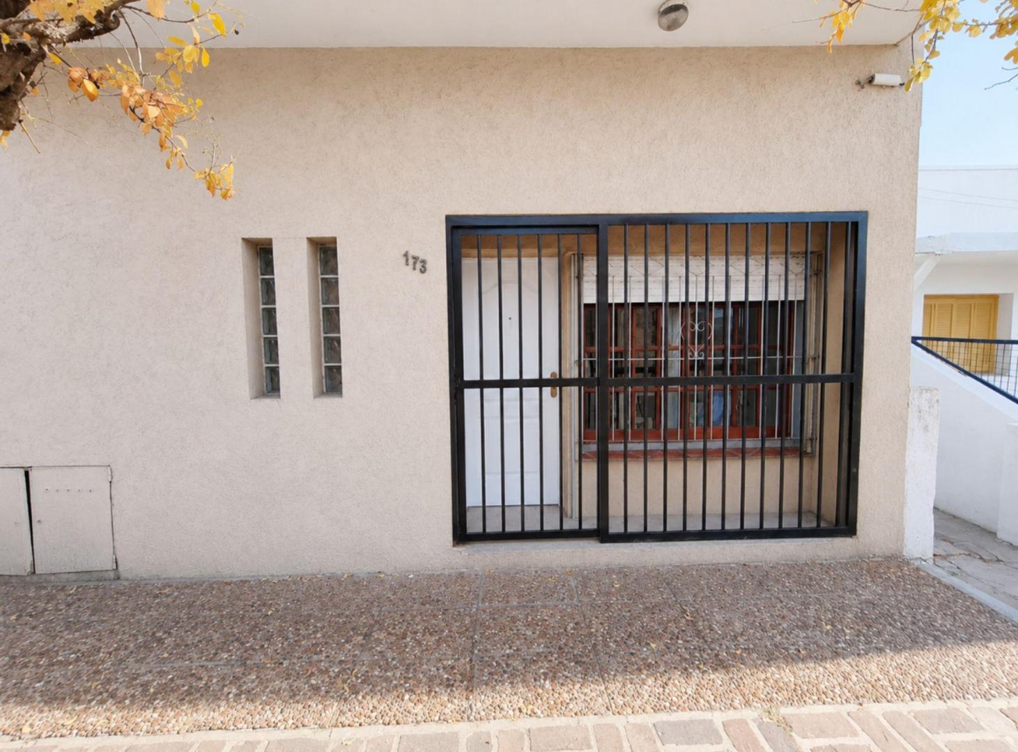 Foto de Venta Depto PH PB al Frente 2 Dormitorios Tesei, imagen 1