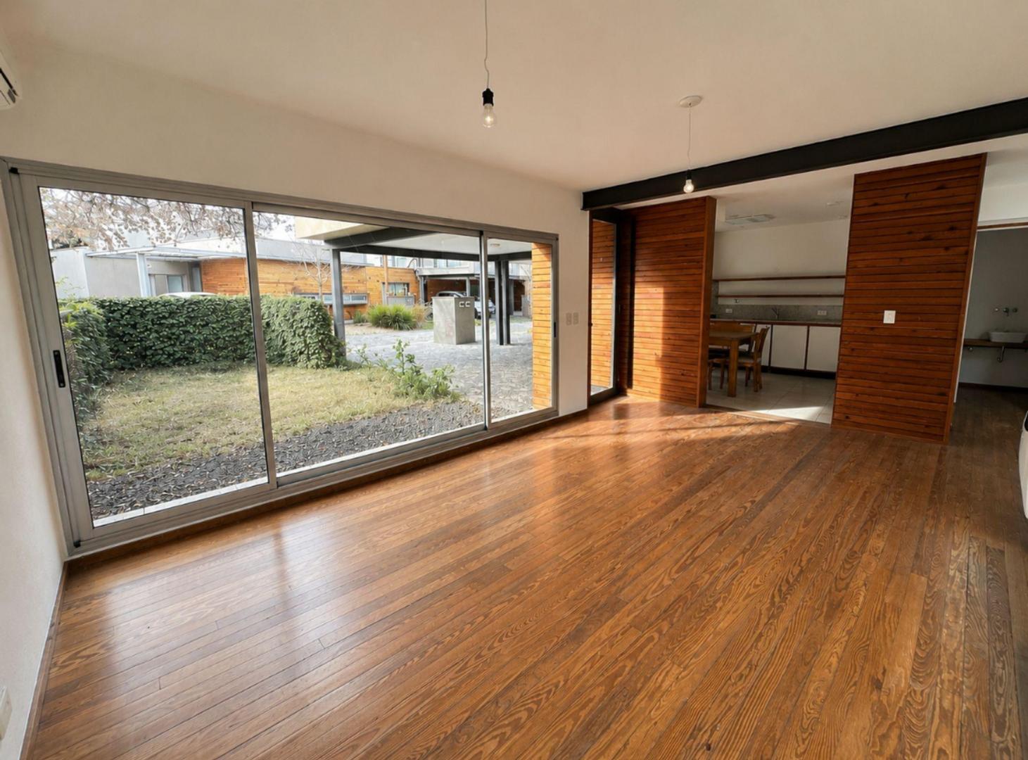 Foto de Venta casa 3amb cochera patio hurlingham PERMUTA, imagen 4