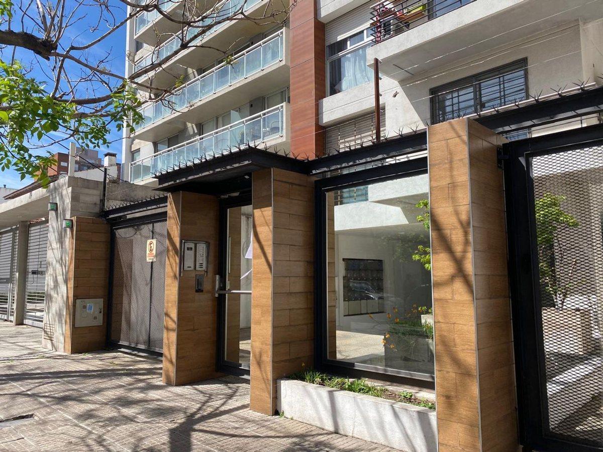 Foto de VENTA COCHERA CUBIERTA MORÓN CENTRO PERMUTA, imagen 1