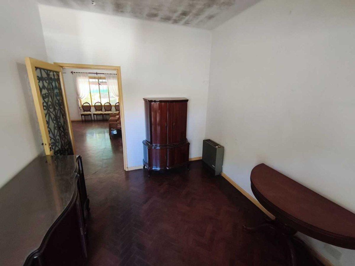 Foto de Venta Casa Villa Alemania Amplio Jardín Cochera, imagen 3