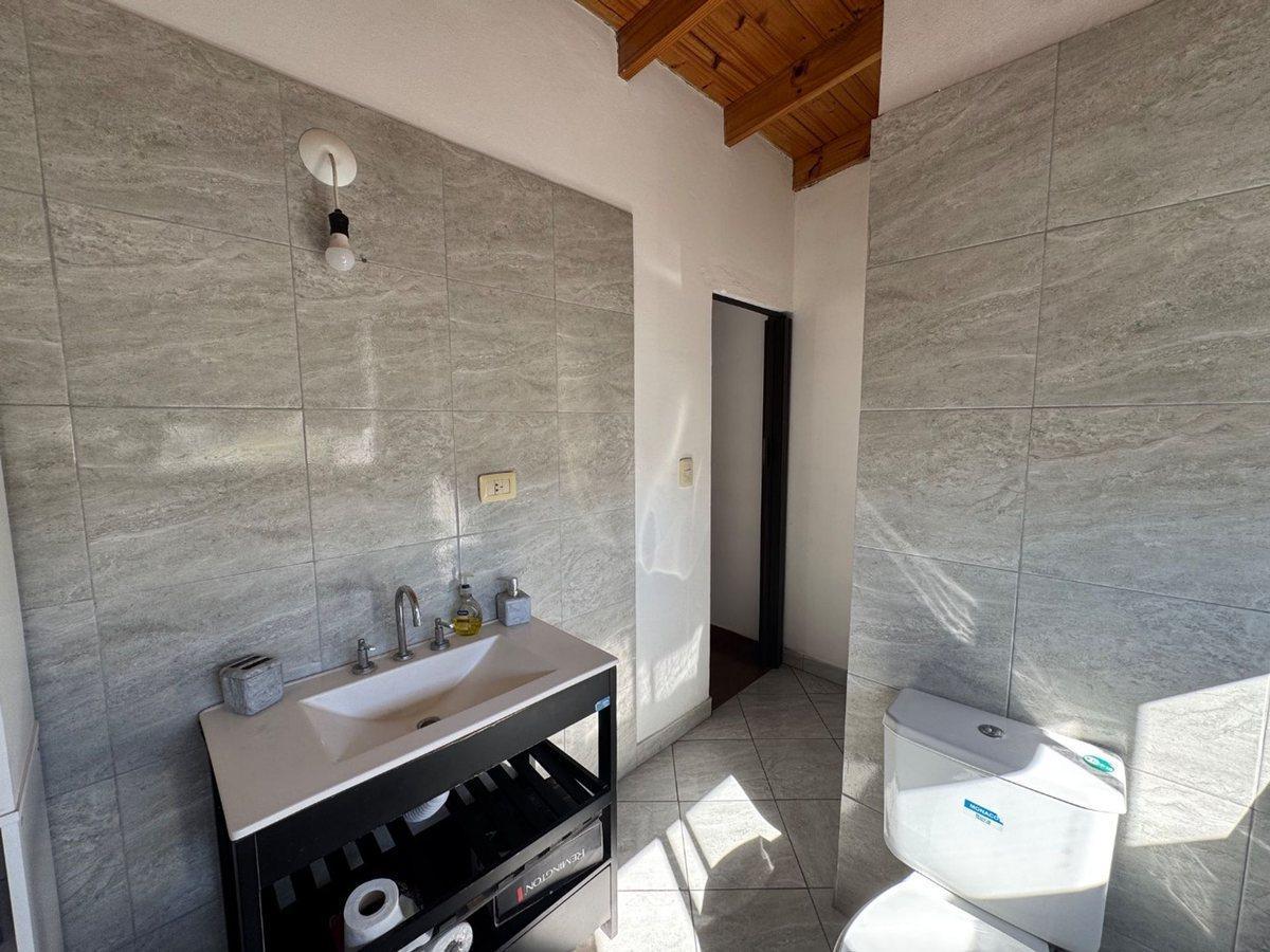 Foto de VENTA CASA DUPLEX HURLINGHAM OPORTUNIDAD, imagen 5