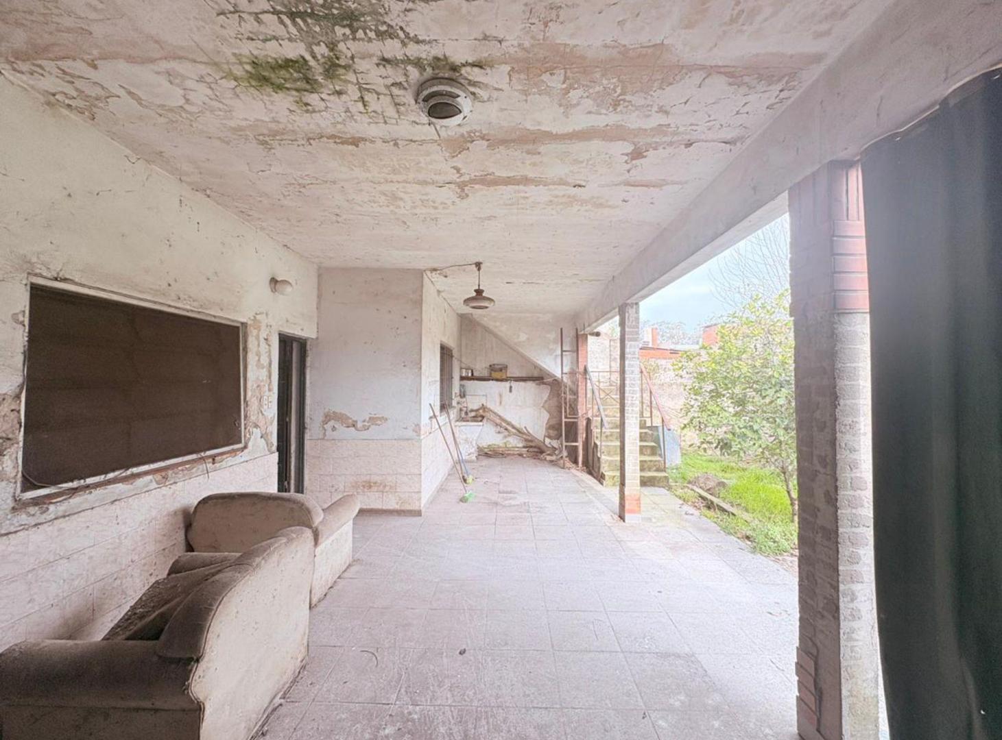 Foto de CASA A REFACCIONAR EN AMPLIO LOTE 412M2 MALVINAS A, imagen 5