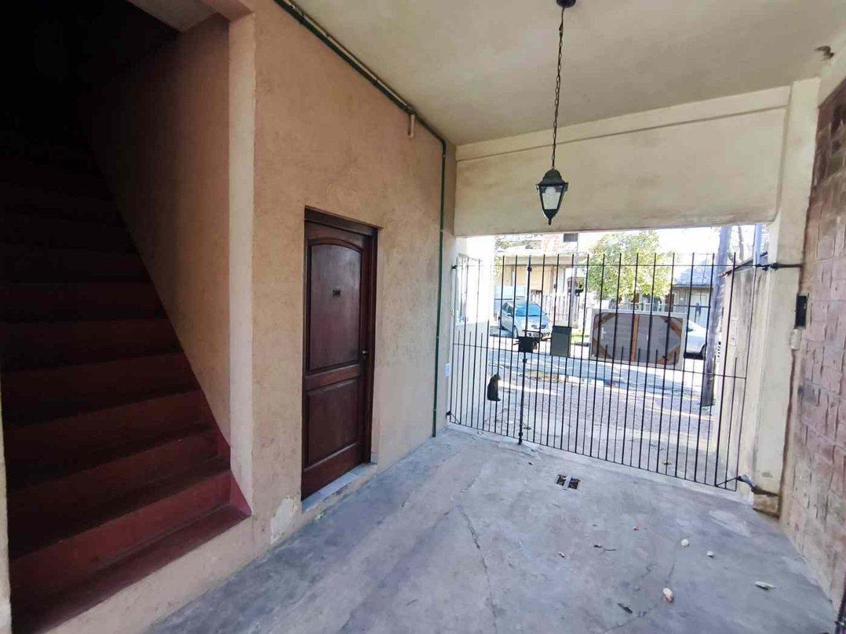 Foto de Venga Casa PH Lote 427M2 Tesei 3 AMB Amplio Jardín, imagen 4