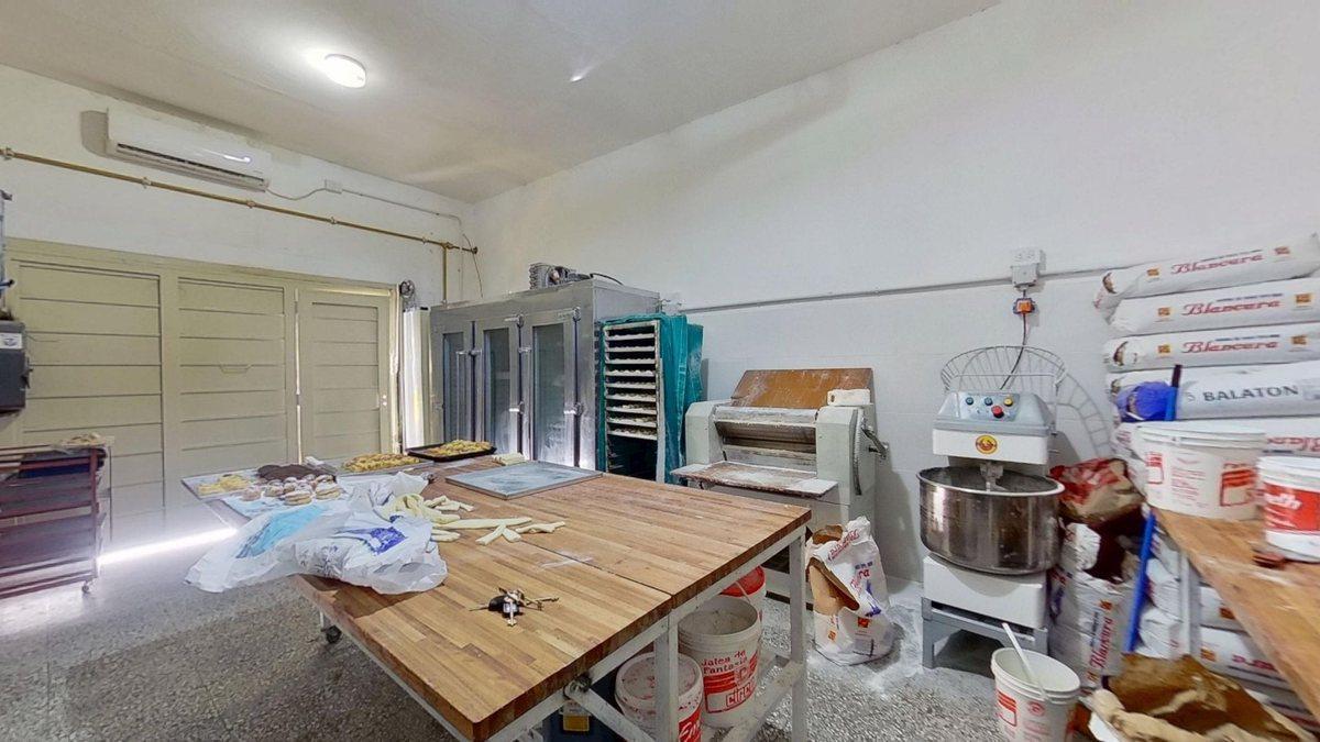 Foto de VENTA SALÓN/DEPO EN HURLINGHAM IDEAL PANIFICADORA, imagen 2