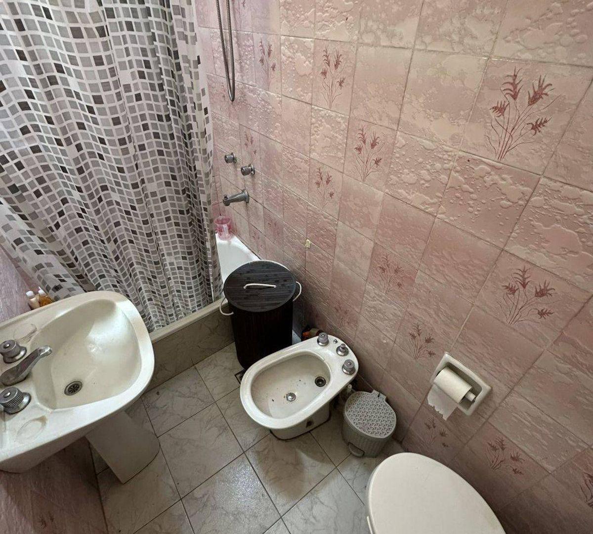 Foto de VENTA PH DUPLEX 3 AMB HAEDO COCHERA APTO CREDITO, imagen 3