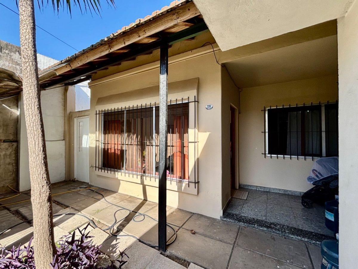 Foto de VENTA CASA 5 AMBIENTES HURLINGHAM COCHERA PERMUTA, imagen 5