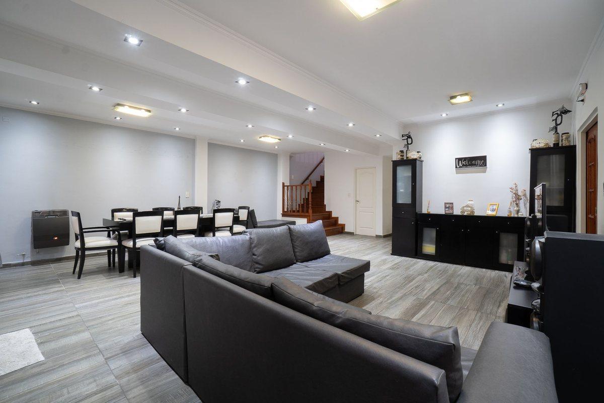 Foto de VENTA DE CASA 6 AMBIENTES EN V. TESEI APTO CREDITO, imagen 4