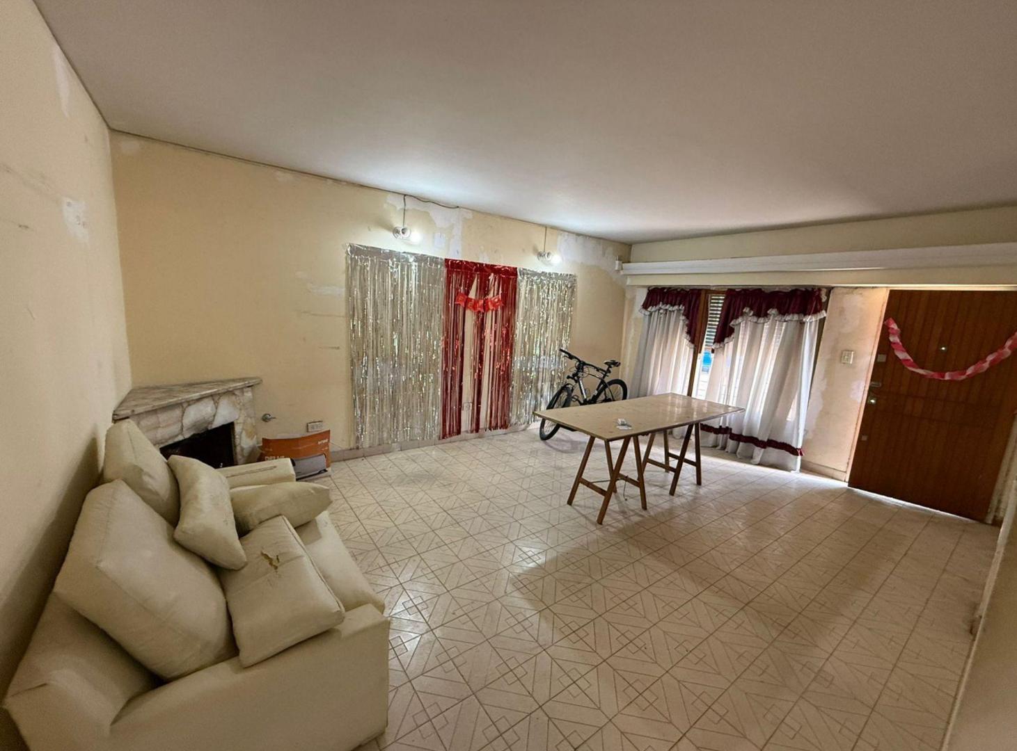 Foto de VENTA PROPIEDAD MULTIFAMILIAR CON LOCAL HURLINGHAM, imagen 3