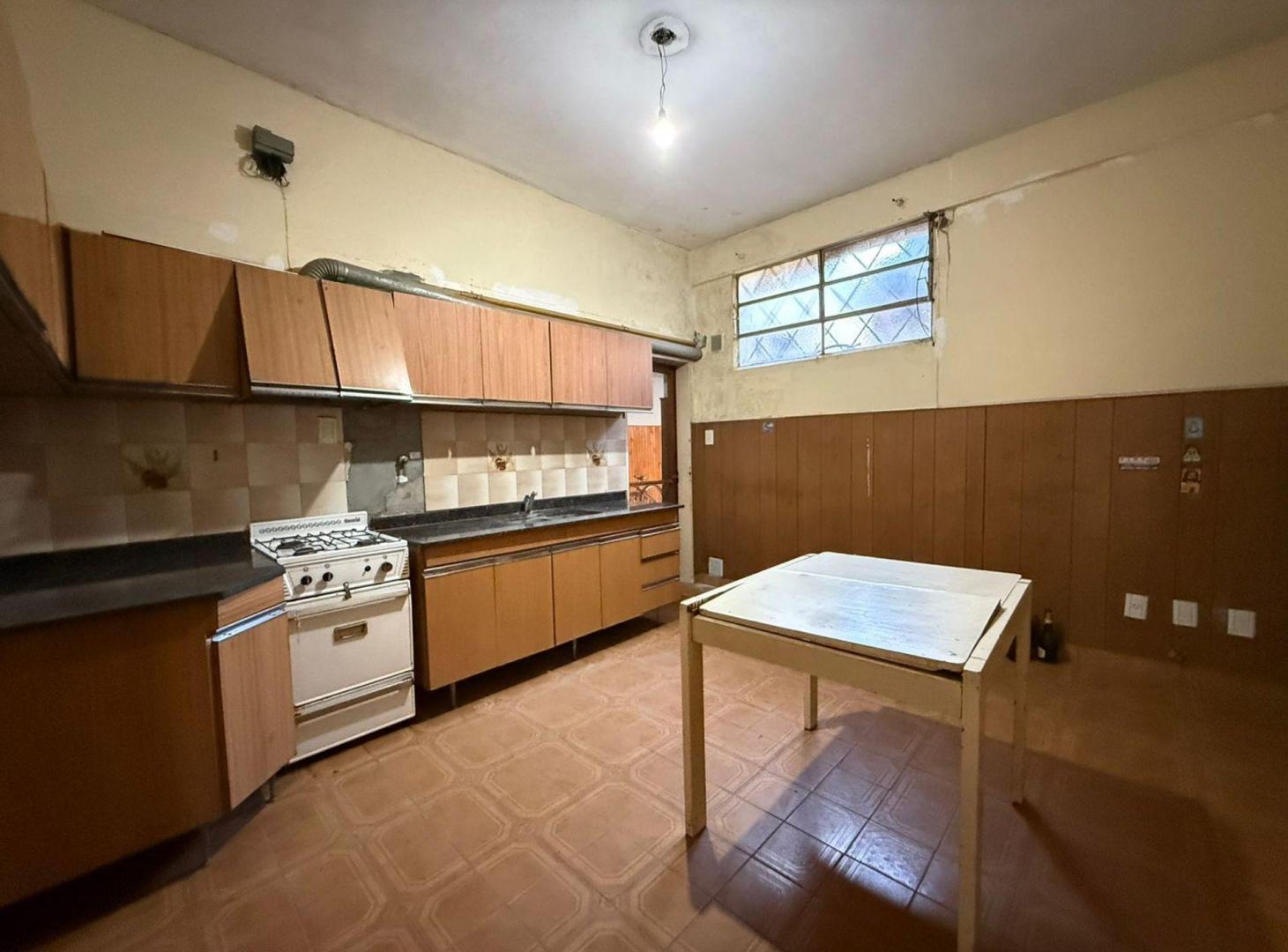 Foto de VENTA PROPIEDAD MULTIFAMILIAR CON LOCAL HURLINGHAM, imagen 2