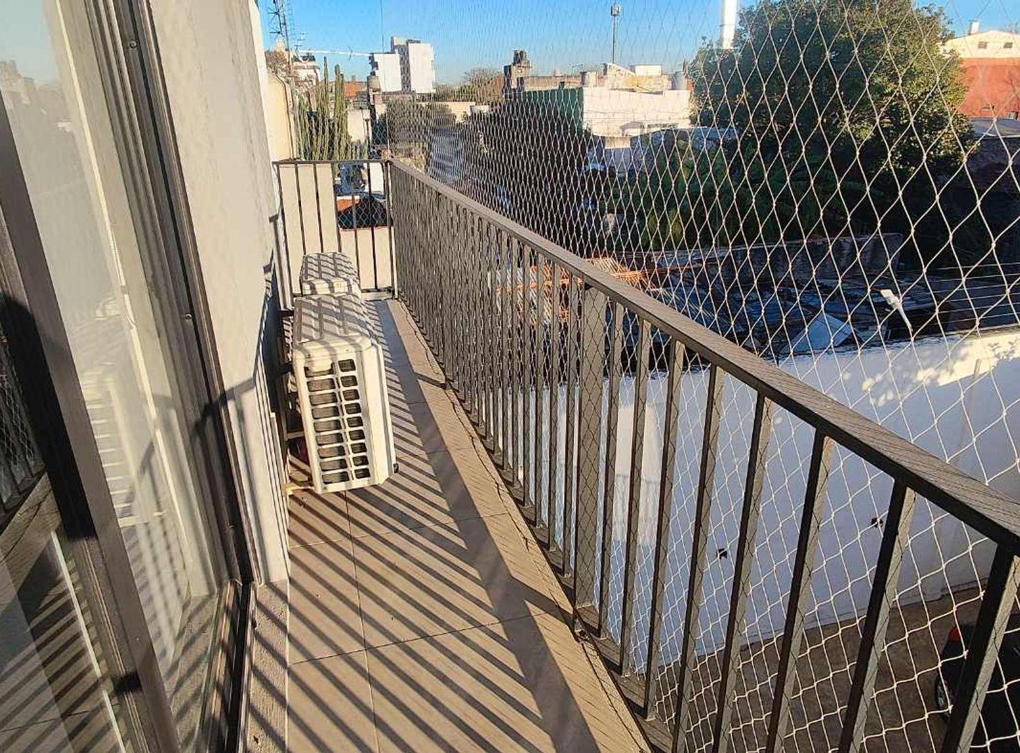 Foto de Alquiler 2 Amb Con Balcón Y Cochera Haedo, imagen 2