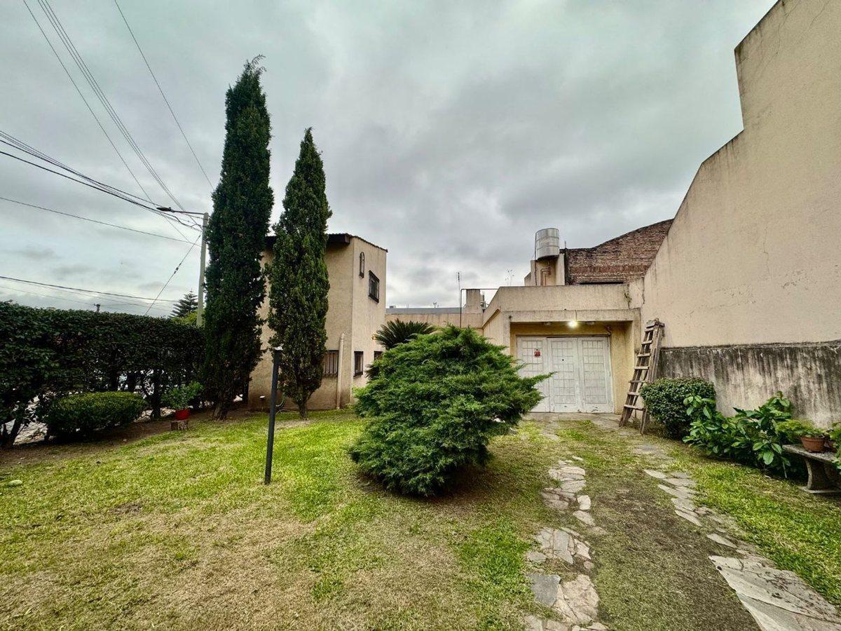 Foto de VENTA CASA 4 AMBIENTES HURLINGHAM COCHERA JARDÍN, imagen 1