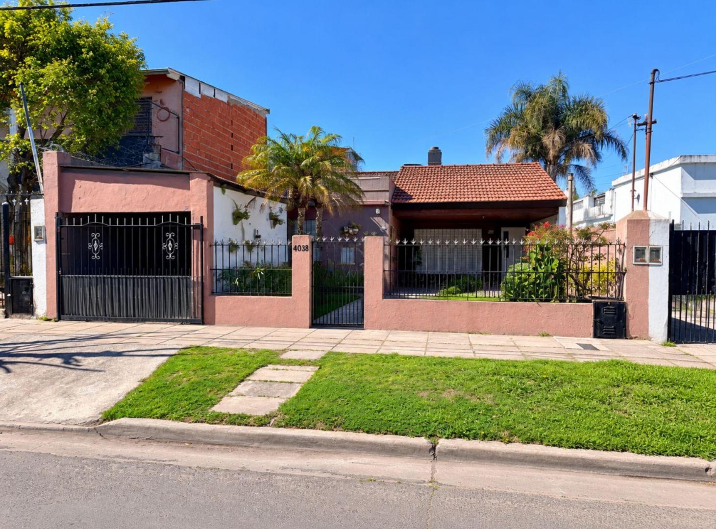 Foto de venta casa 3 amb moron sur, imagen 1
