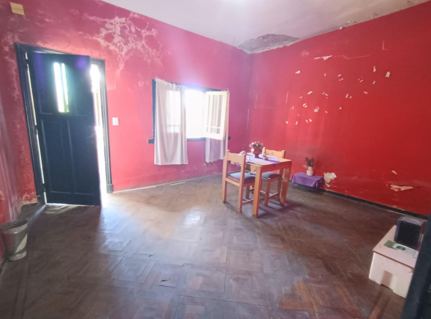Foto de Casa 3 amb a reciclar con depto 2 amb - Caseros, imagen 2