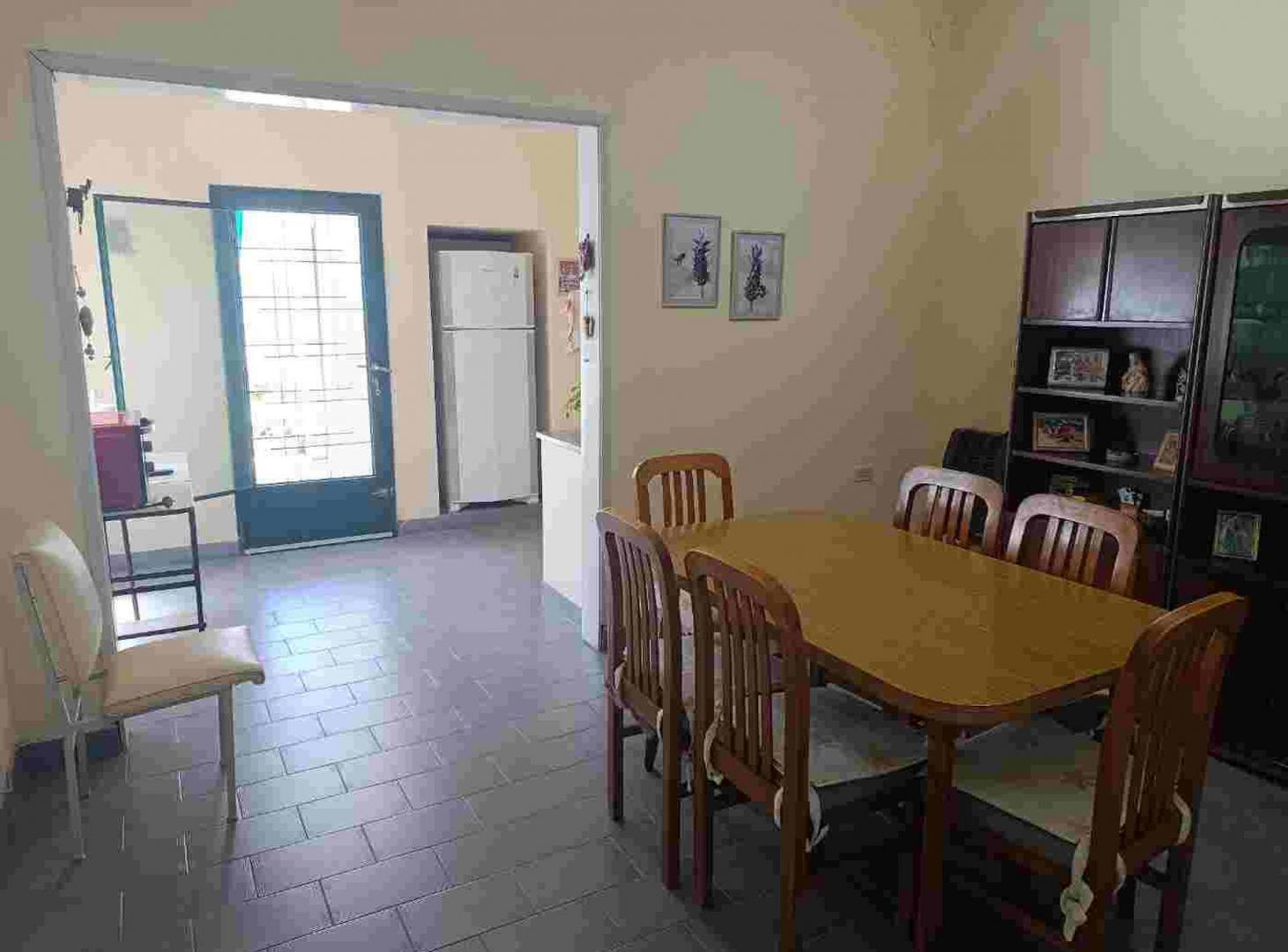 Foto de VENTA CASA 4 AMB CON PILETA EN LOTE PROPIO, imagen 2