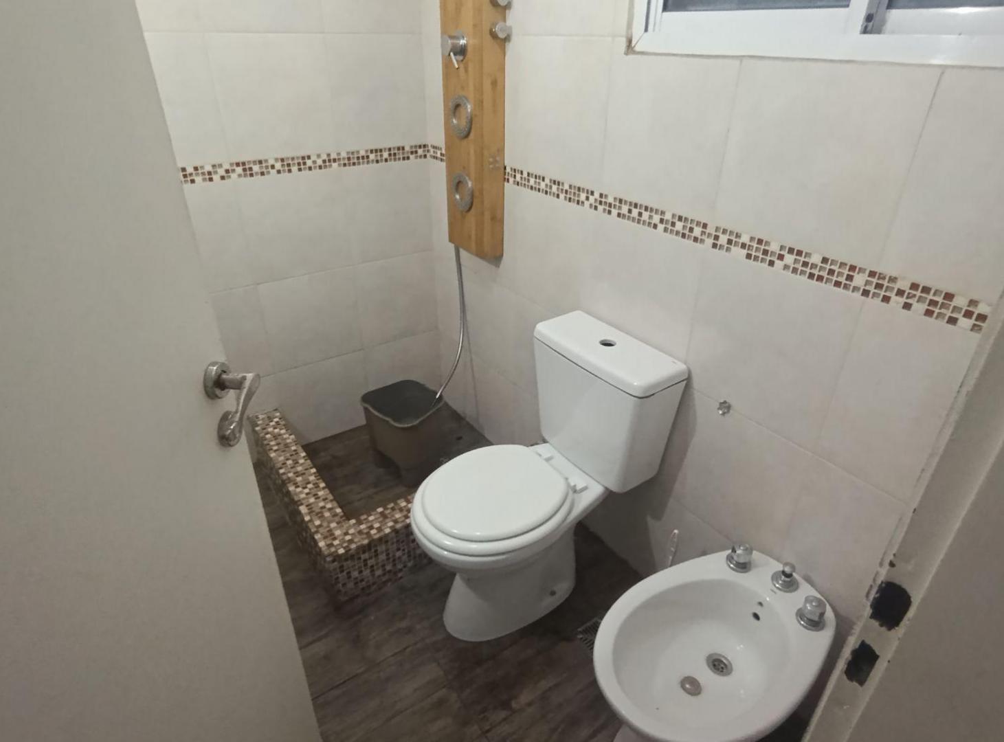 Foto de VENTA CASA 3 AMB CON PARQUE EN LA REJA, imagen 4
