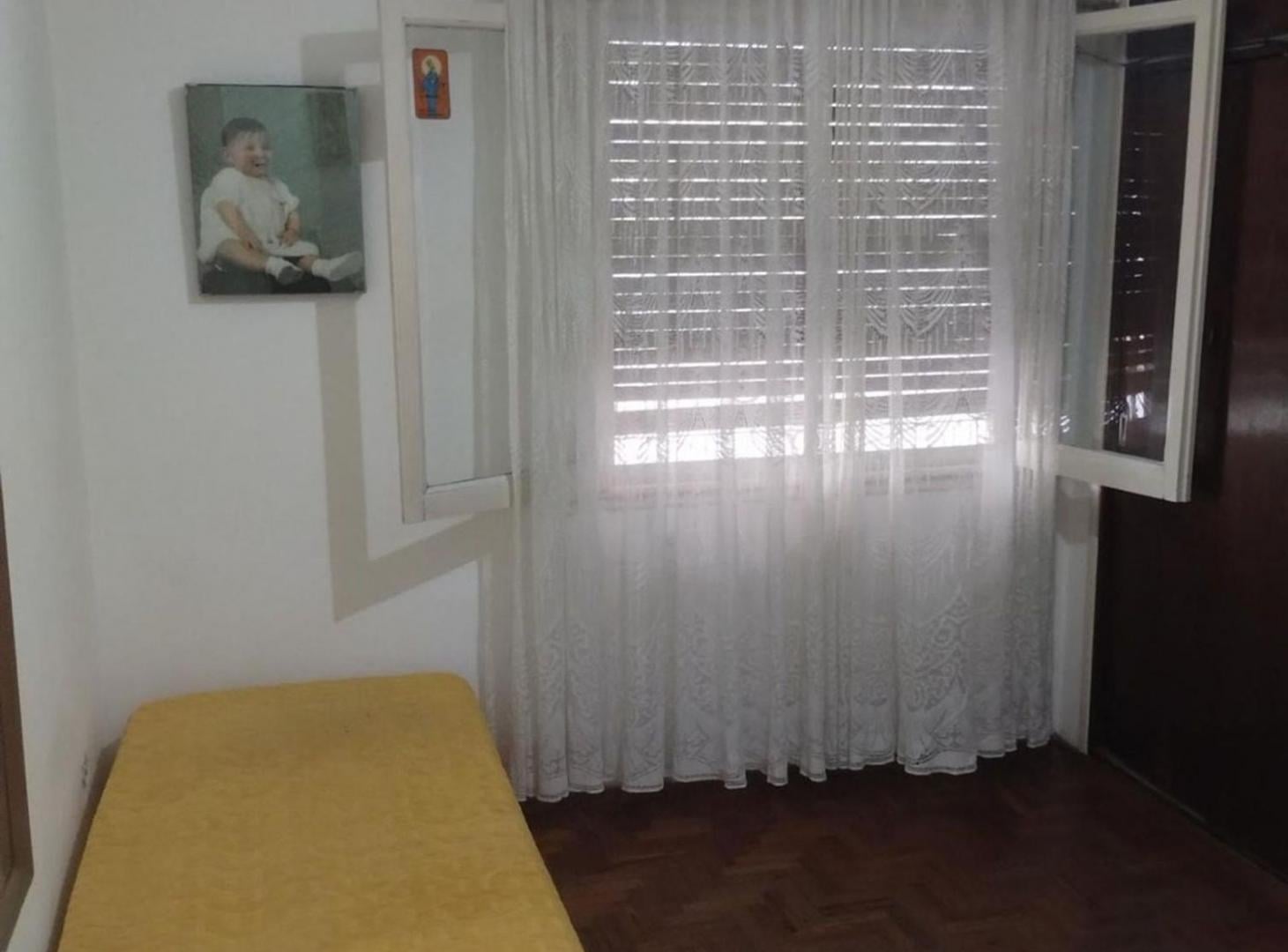 Foto de CASA 3AMB LOCAL TALLER MORON SUR, imagen 4