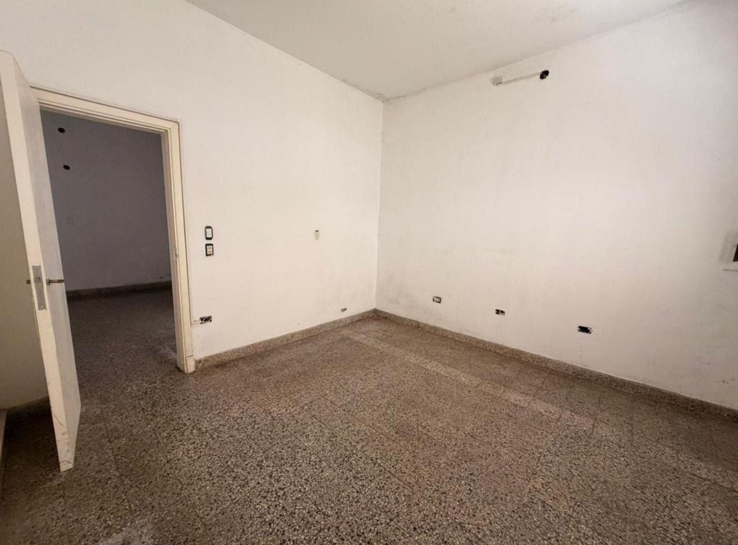 Foto de VENTA CASA 5 AMBIENTES CON LOCAL LOMAS DE ZAMORA, imagen 5