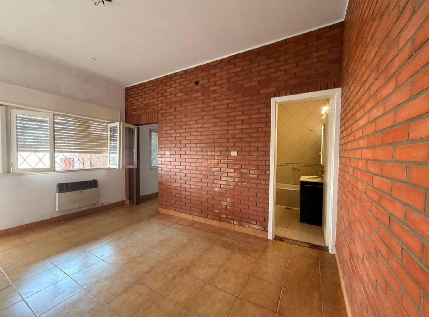 Foto de VENTA CASA 5 AMBIENTES CON LOCAL LOMAS DE ZAMORA, imagen 2