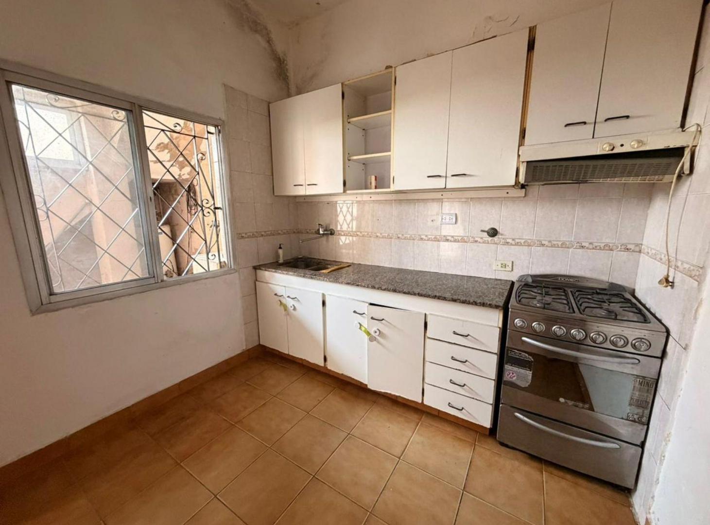 Foto de VENTA CASA 5 AMBIENTES CON LOCAL LOMAS DE ZAMORA, imagen 1
