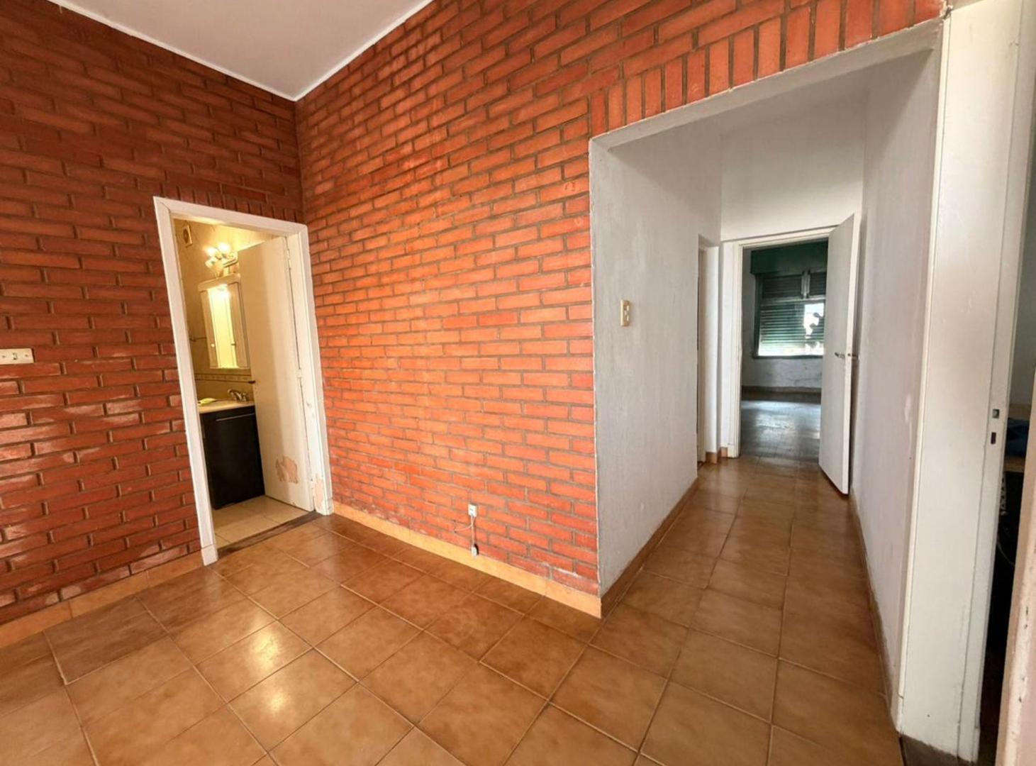 Foto de VENTA CASA 5 AMBIENTES CON LOCAL LOMAS DE ZAMORA, imagen 3