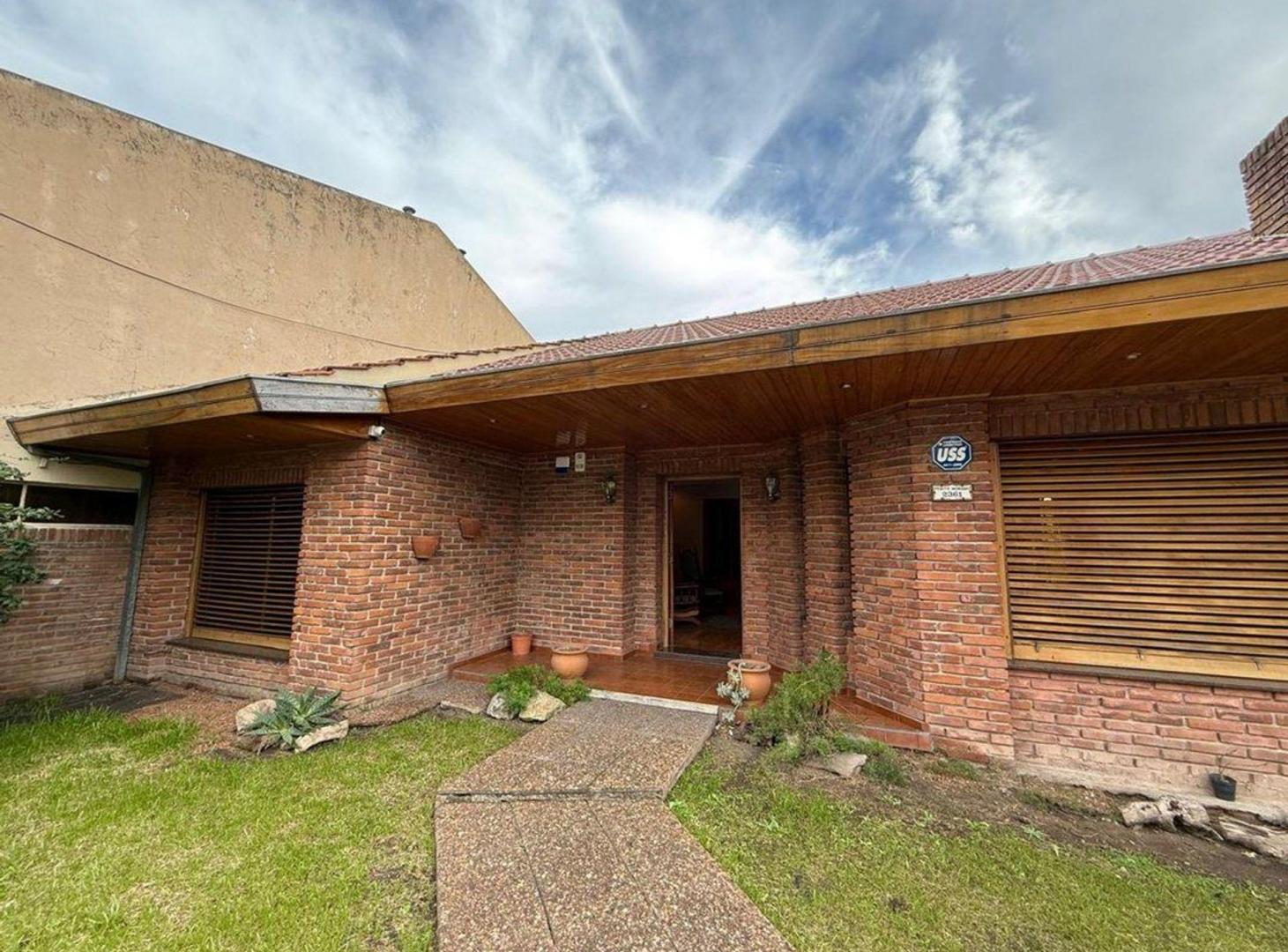 Foto de VENTA CASA 6 AMBIENTES JARDIN GARAGE V LUZURIAGA, imagen 5