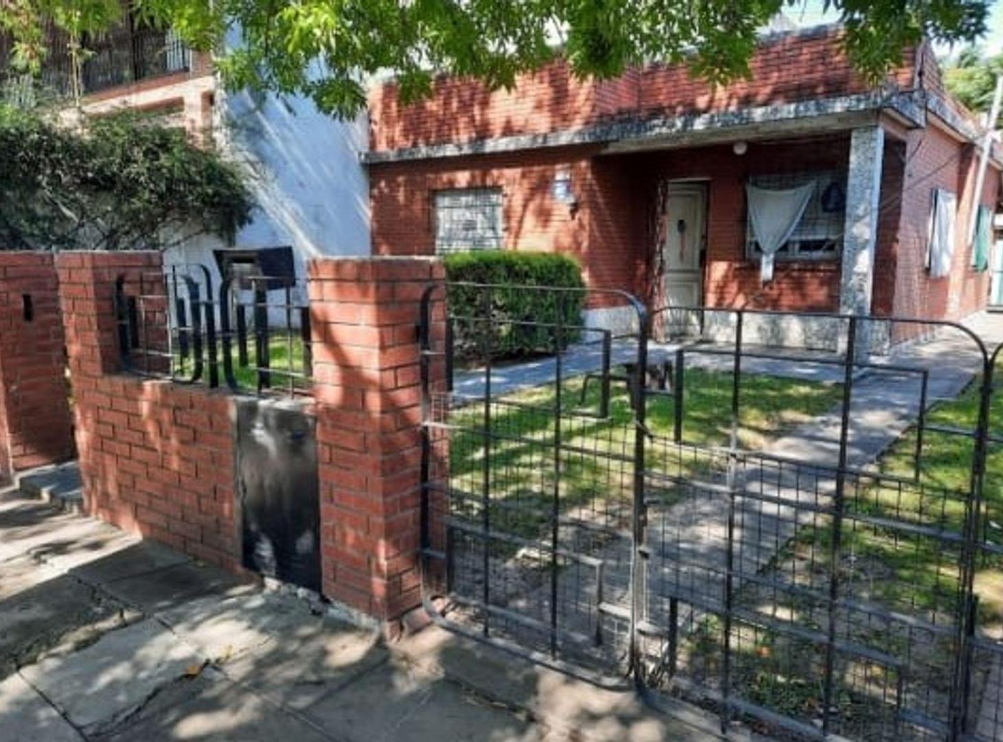 Foto de Casa 3 Amb Lote 500m2 Fondo Y Quincho Villa Tesei, imagen 2