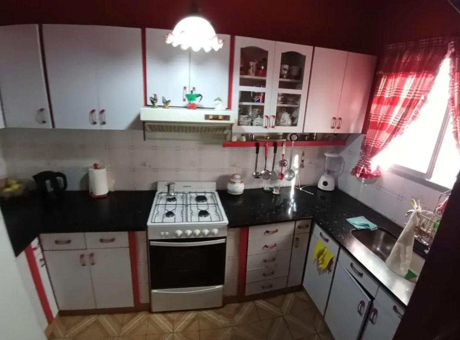 Foto de OPORTUNIDAD! VENTA CASA+ LOCAL+ HOTEL FAMILIAR, imagen 1