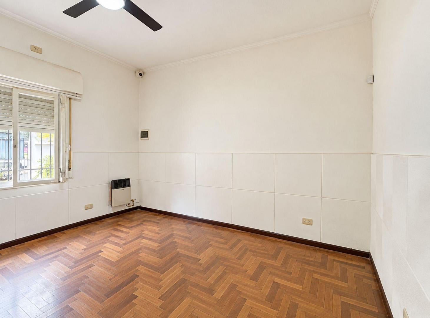 Foto de CASA AMERICANA EN VENTA CASTELAR PARQUE QUINCHO, imagen 3