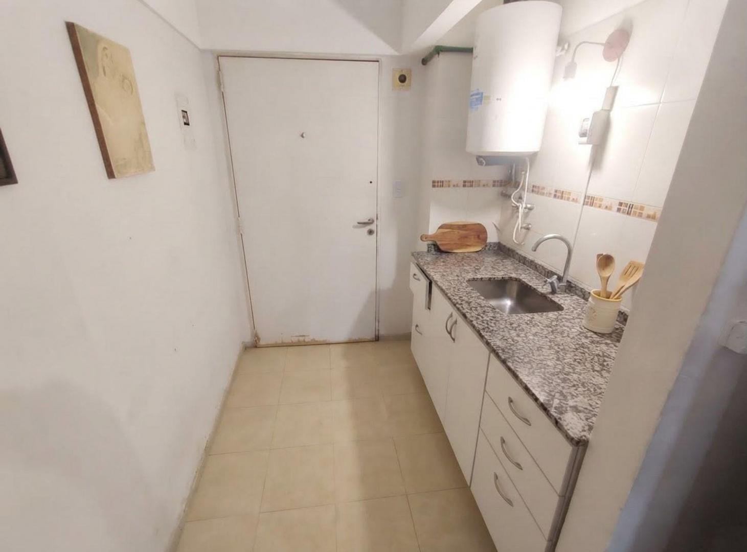 Foto de VENTA MONOAMBIENTE CON BALCON APTO PROFESIONAL, imagen 1