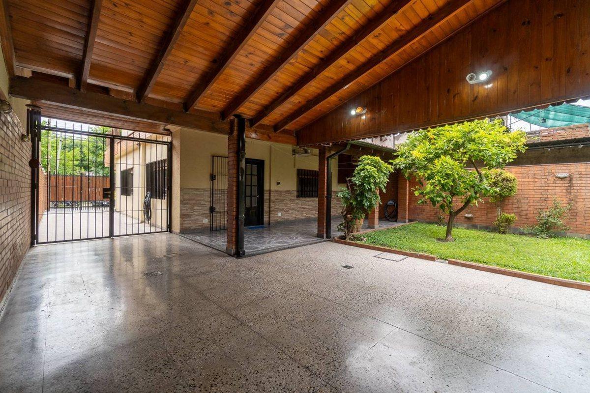 Foto de Chalet impecable listo para vivir, imagen 1