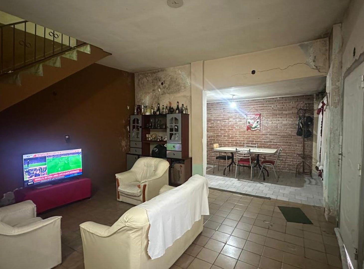 Foto de CASA 6 AMBIENTES EN WILLIAM MORRIS, imagen 2