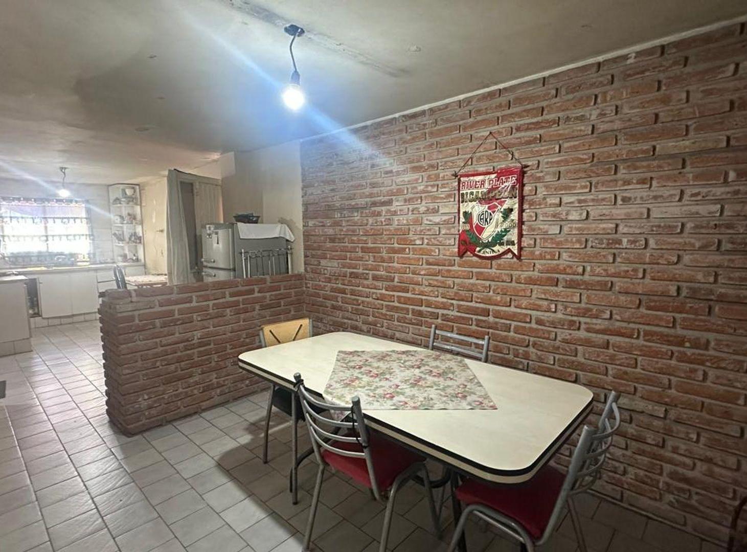Foto de CASA 6 AMBIENTES EN WILLIAM MORRIS, imagen 1