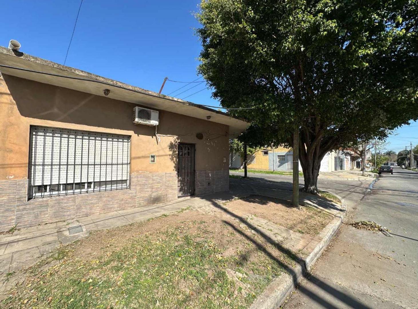 Foto de CASA EN VENTA 3 AMB. EN SAN MARTIN APTO CREDITO, imagen 1