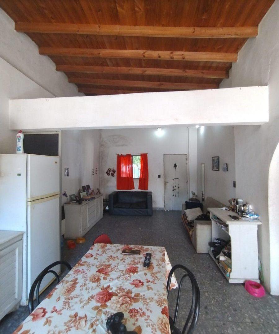 Foto de Venta casa a remodelar en Morón, gran oportunidad!, imagen 1